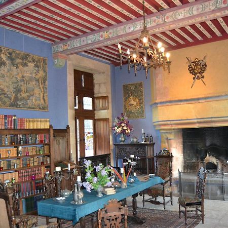 Chateau De Peufeilhoux Vallon-en-Sully Exterior photo